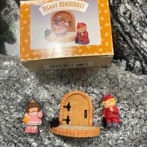Halloween Bashful Visitors Hallmark Merry Miniatures Figurine Set - 1997